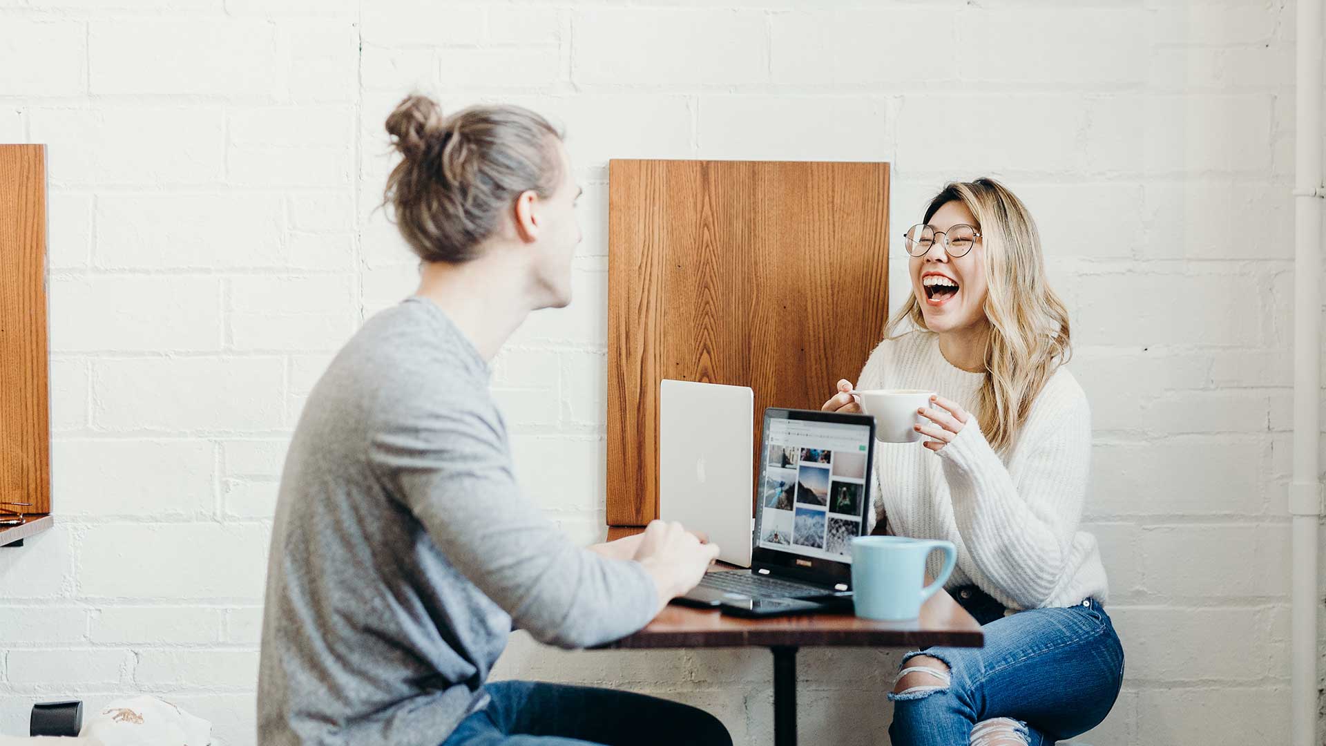 Cómo legalizar un acta de nacimiento para uso en el extranjero (Guía 2025). home hero bg